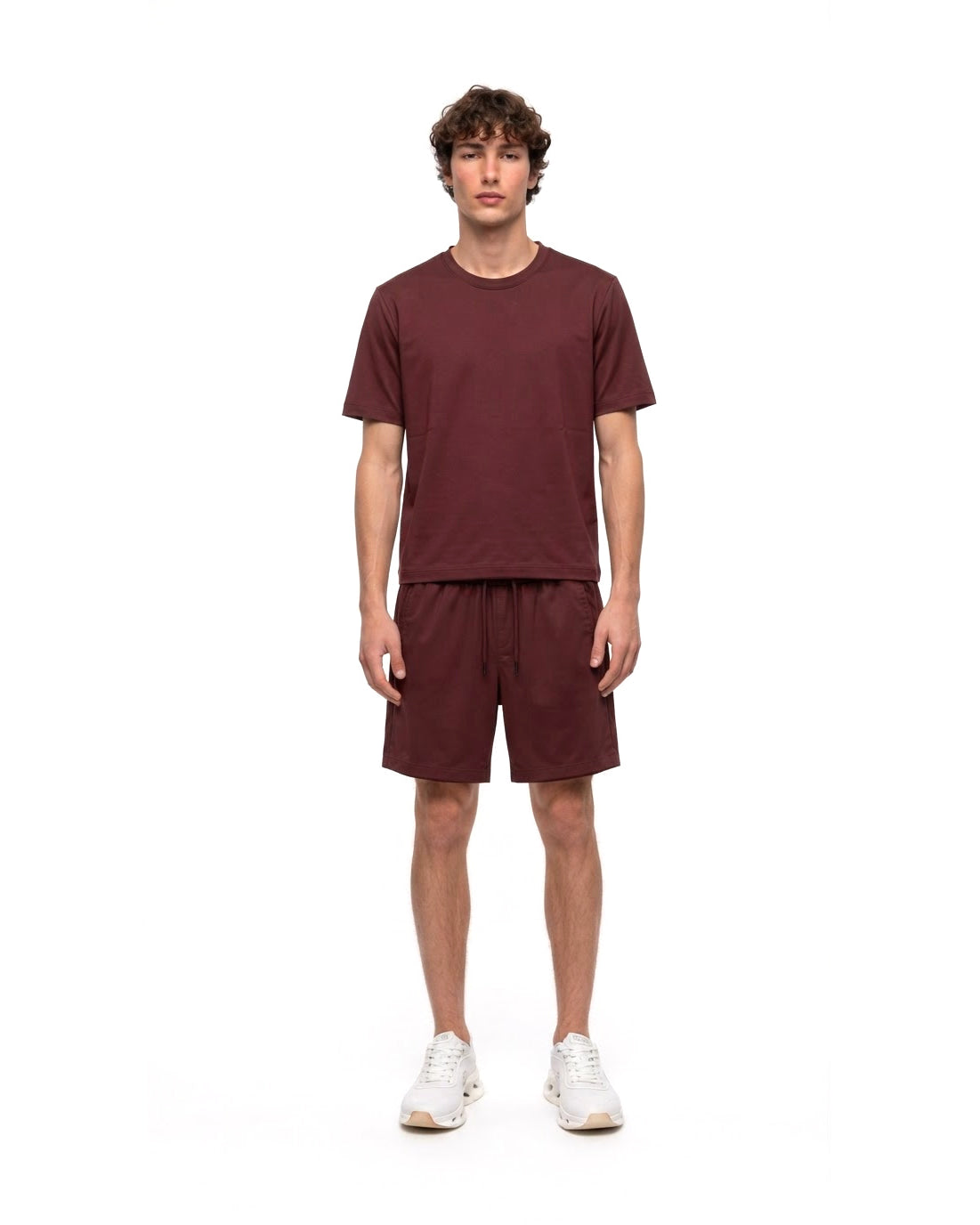 Ensemble T-shirt Bordeaux & Short Bordeaux + Baskets