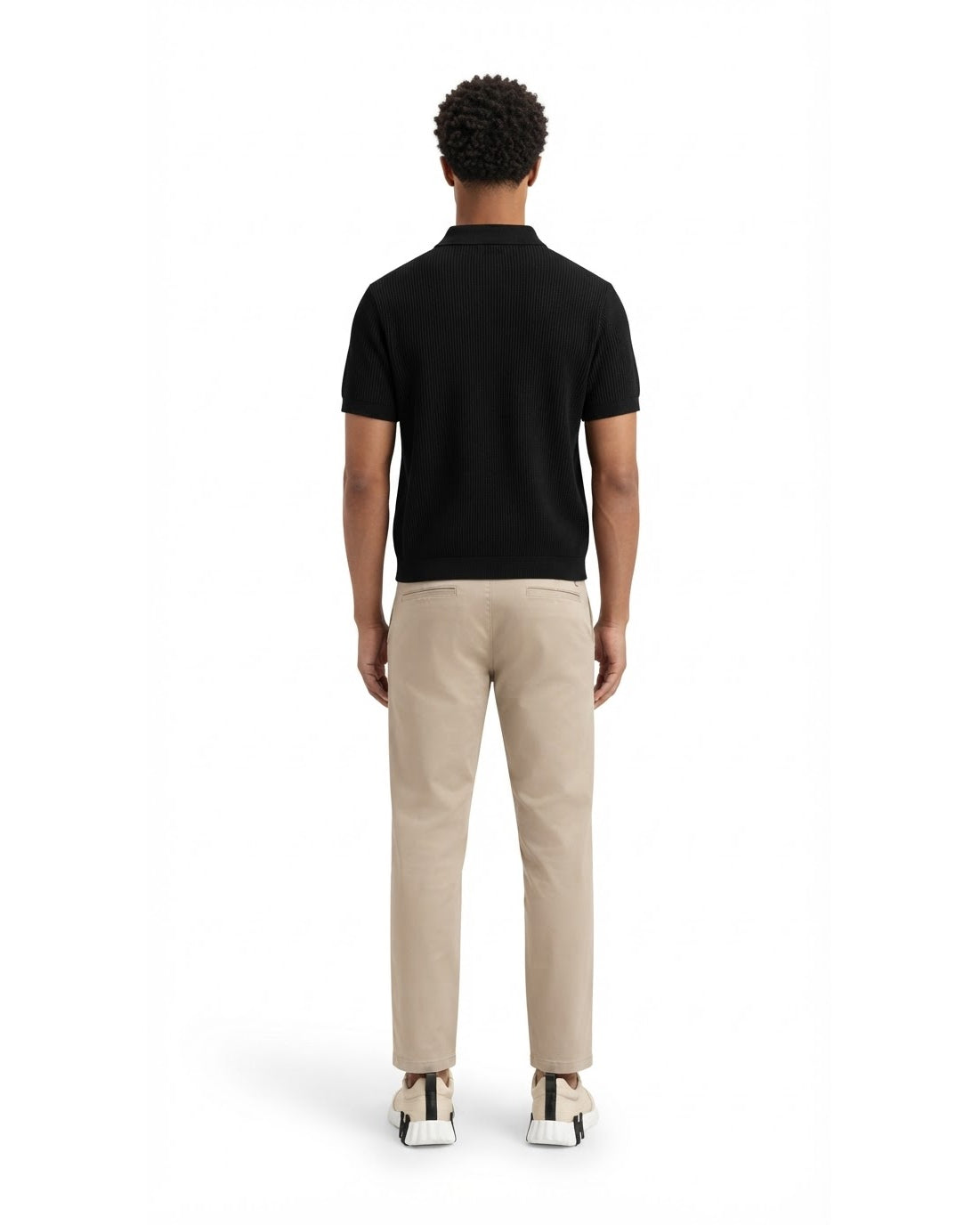Ensemble Polo Noir & Pantalon Beige + Baskets