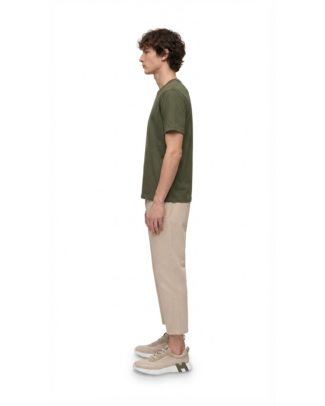 Ensemble T-shirt Kaki & Pantalon Beige + Baskets