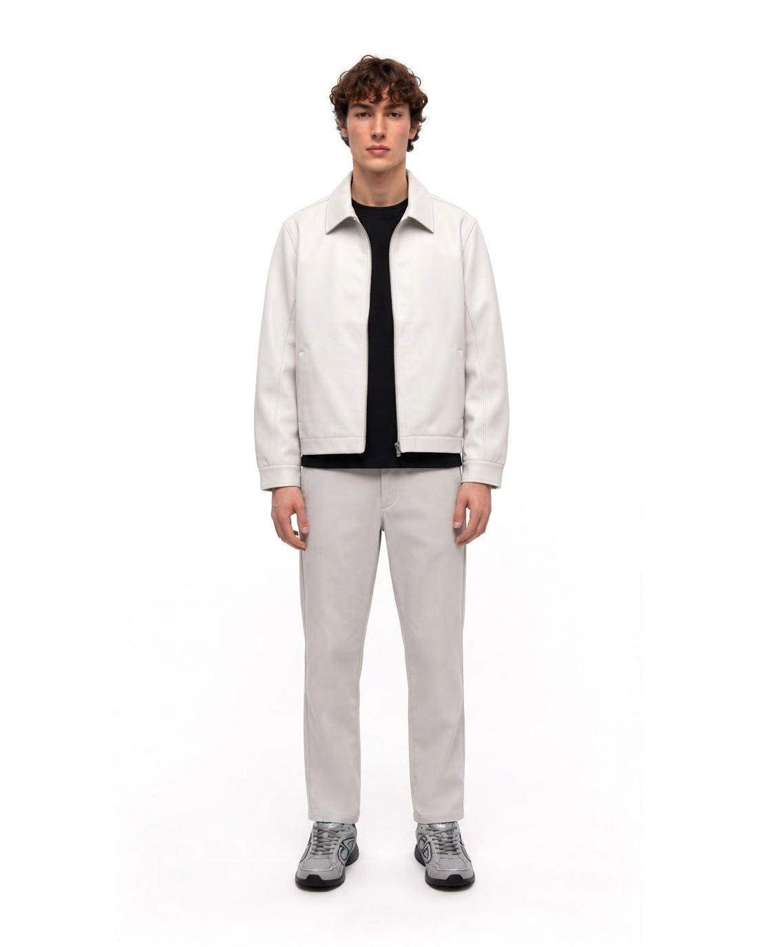 Ensemble Veste Écrue & Pantalon Gris Clair + Baskets