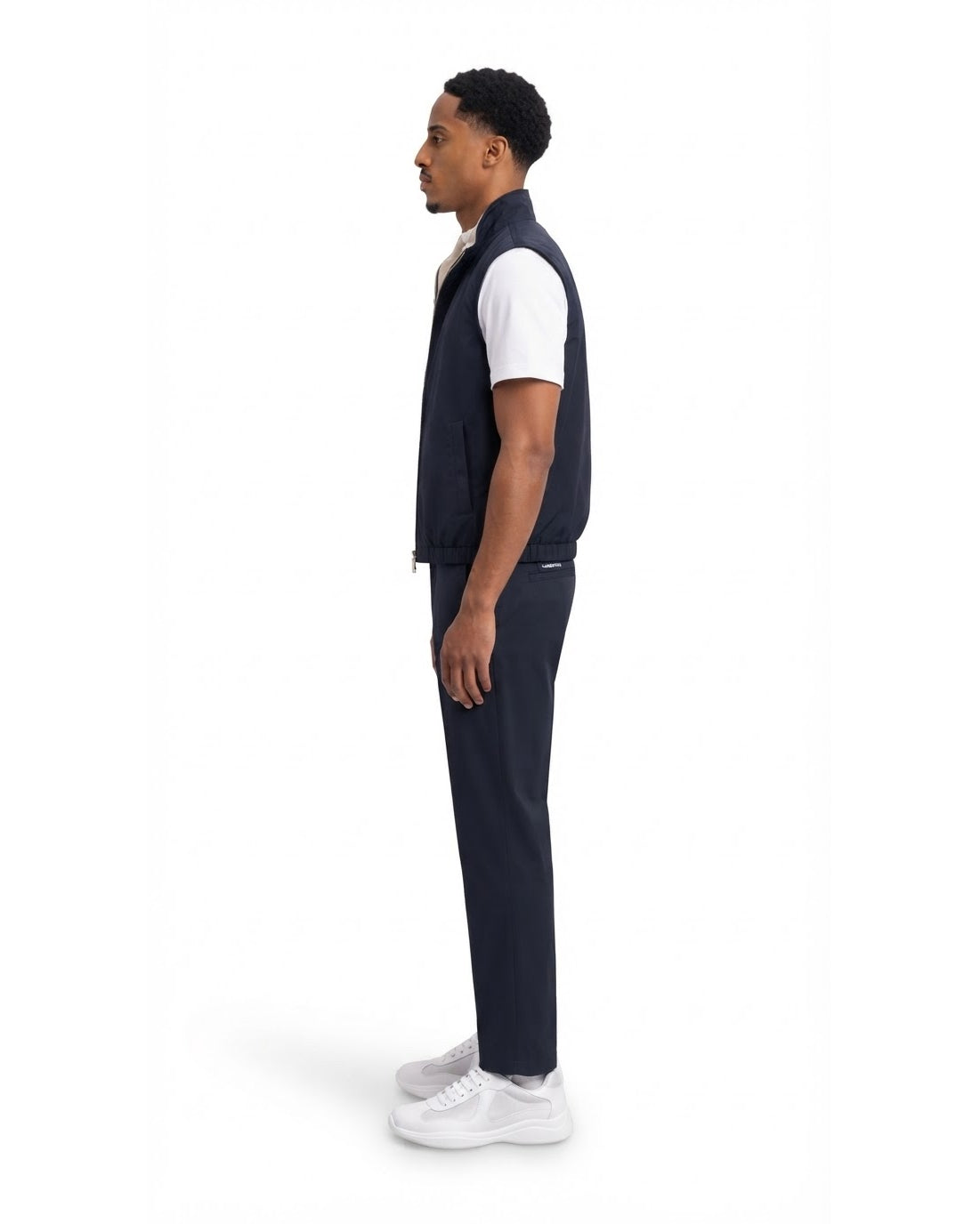 Ensemble Gilet Sans Manches Marine & Pantalon Marine + Baskets