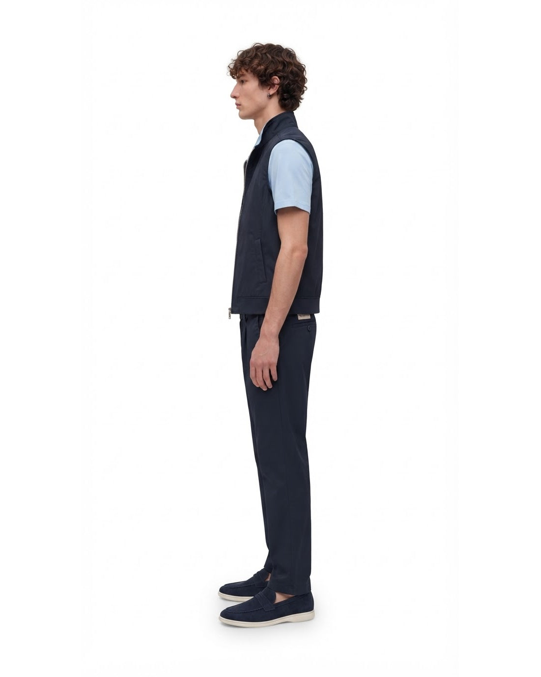 Ensemble Gilet Sans Manches Marine, T-shirt Bleu Ciel & Pantalon Marine + Baskets