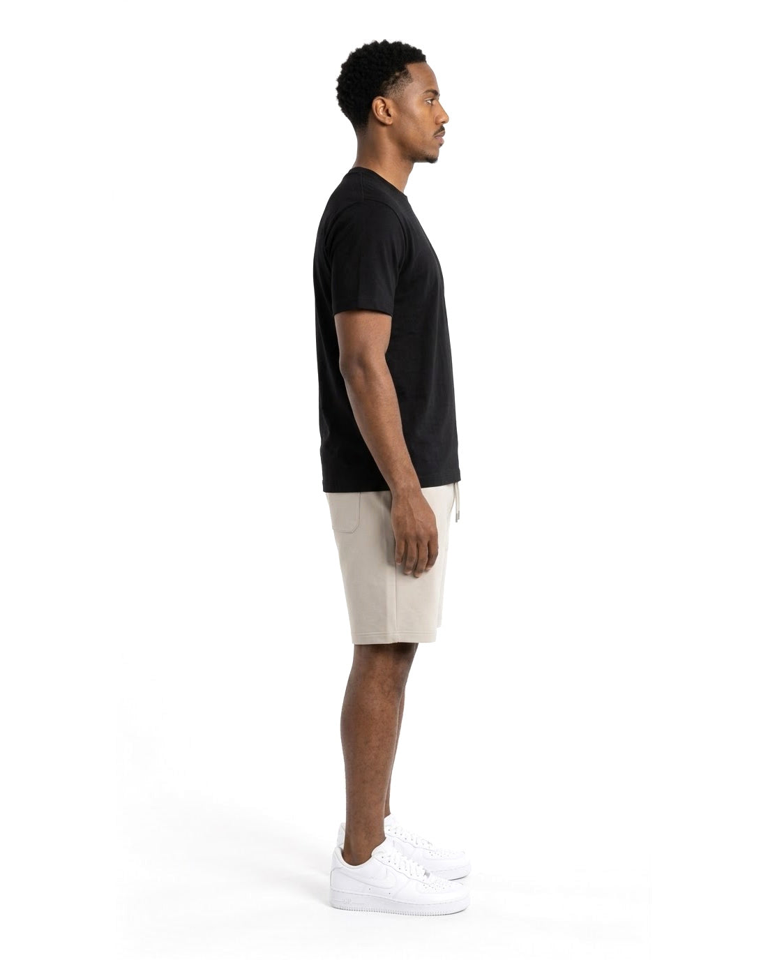 Ensemble T-shirt Noir & Short Beige