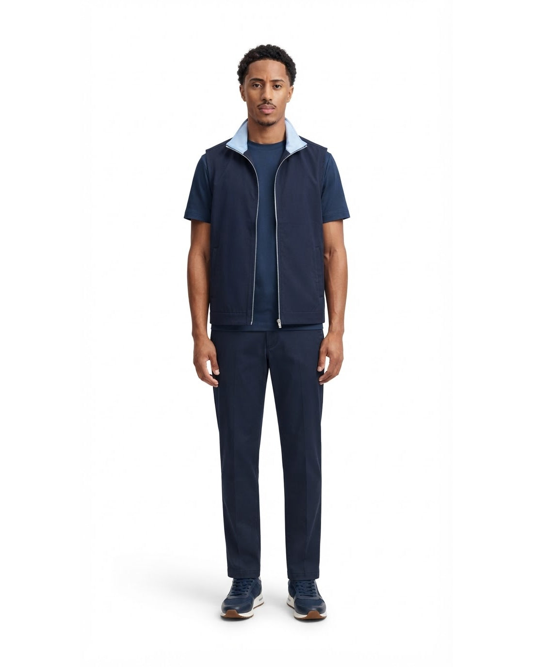 Ensemble Chemise Zippée Manches Courtes Marine & Pantalon Marine + Baskets