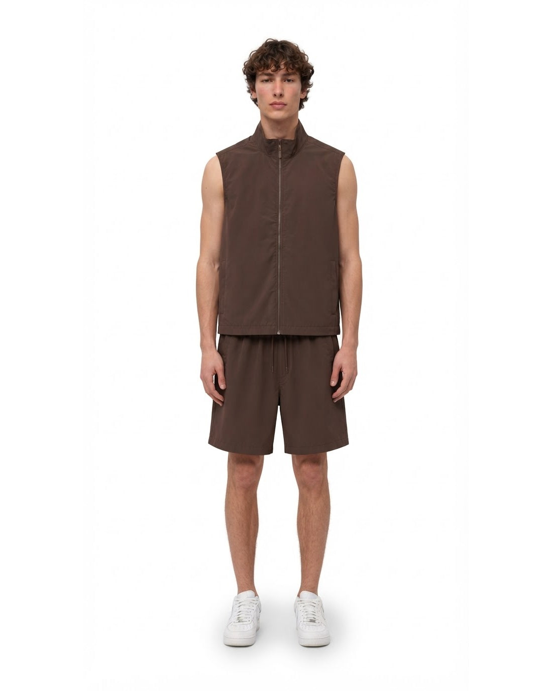 Ensemble Gilet Sans Manches Marron & Short Marron + Baskets