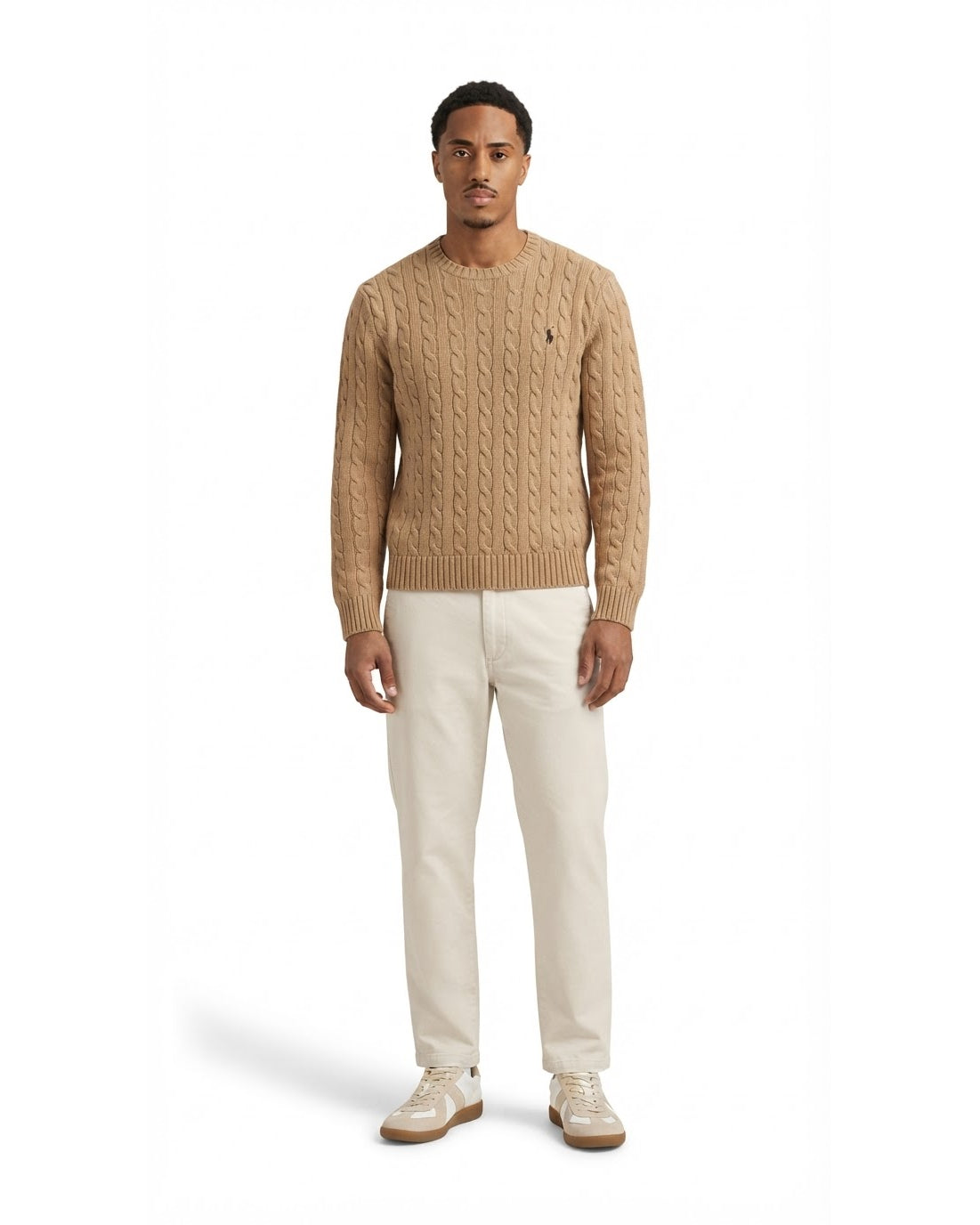Ensemble Pull Torsadé Camel & Pantalon Écru + Baskets