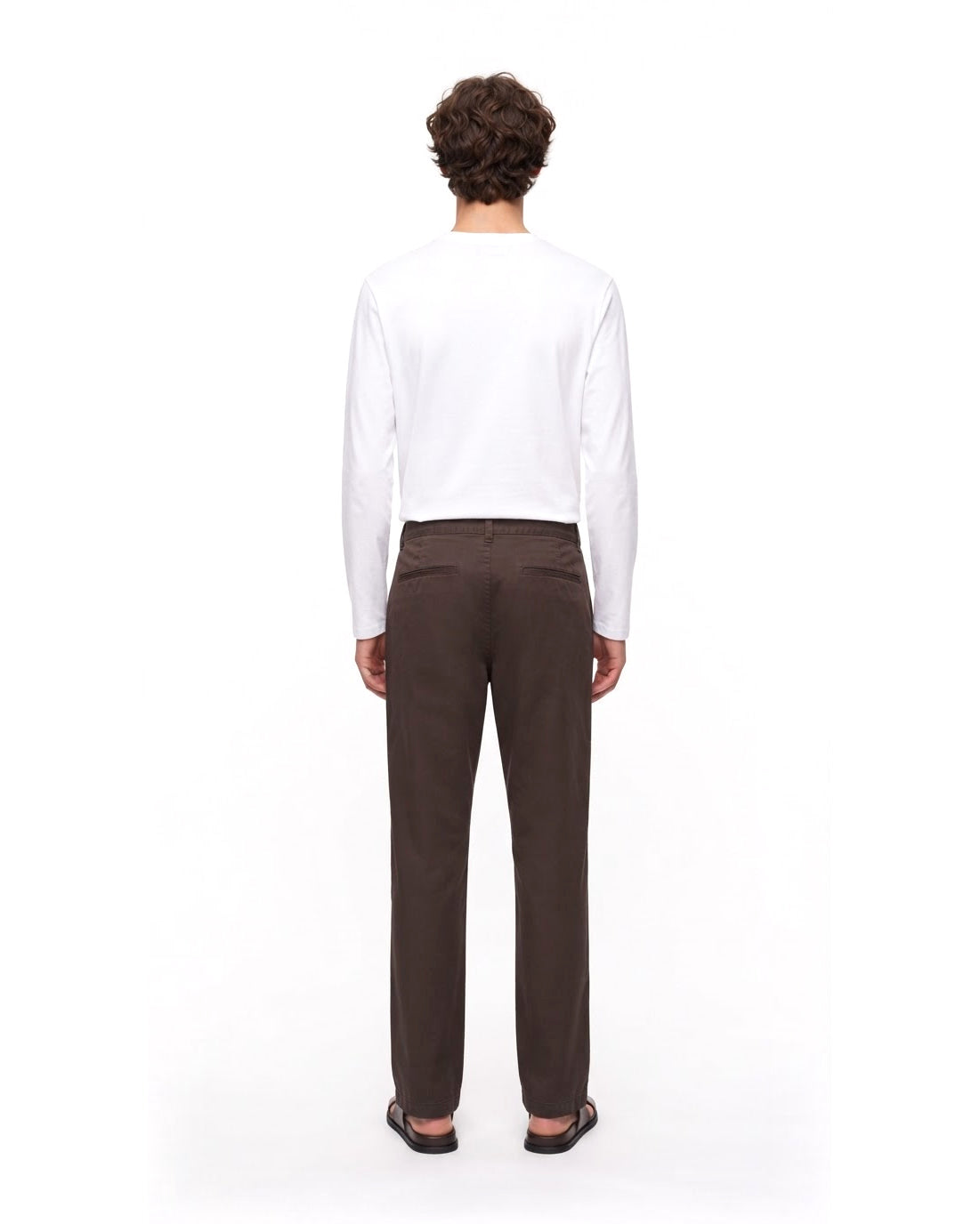 Ensemble T-shirt Manches Longues Blanc & Pantalon Marron + Sandales