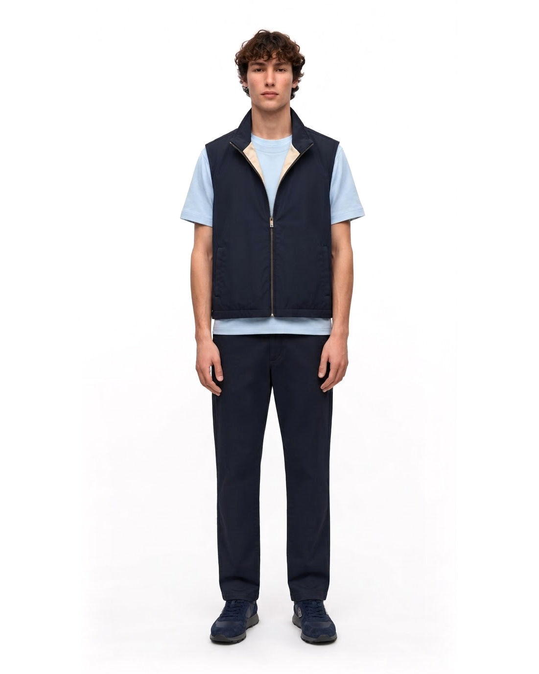Ensemble Gilet Sans Manches Marine, T-shirt Bleu Ciel & Pantalon Marine + Baskets