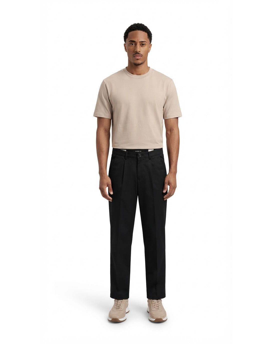 Ensemble T-shirt Beige & Pantalon Noir + Baskets