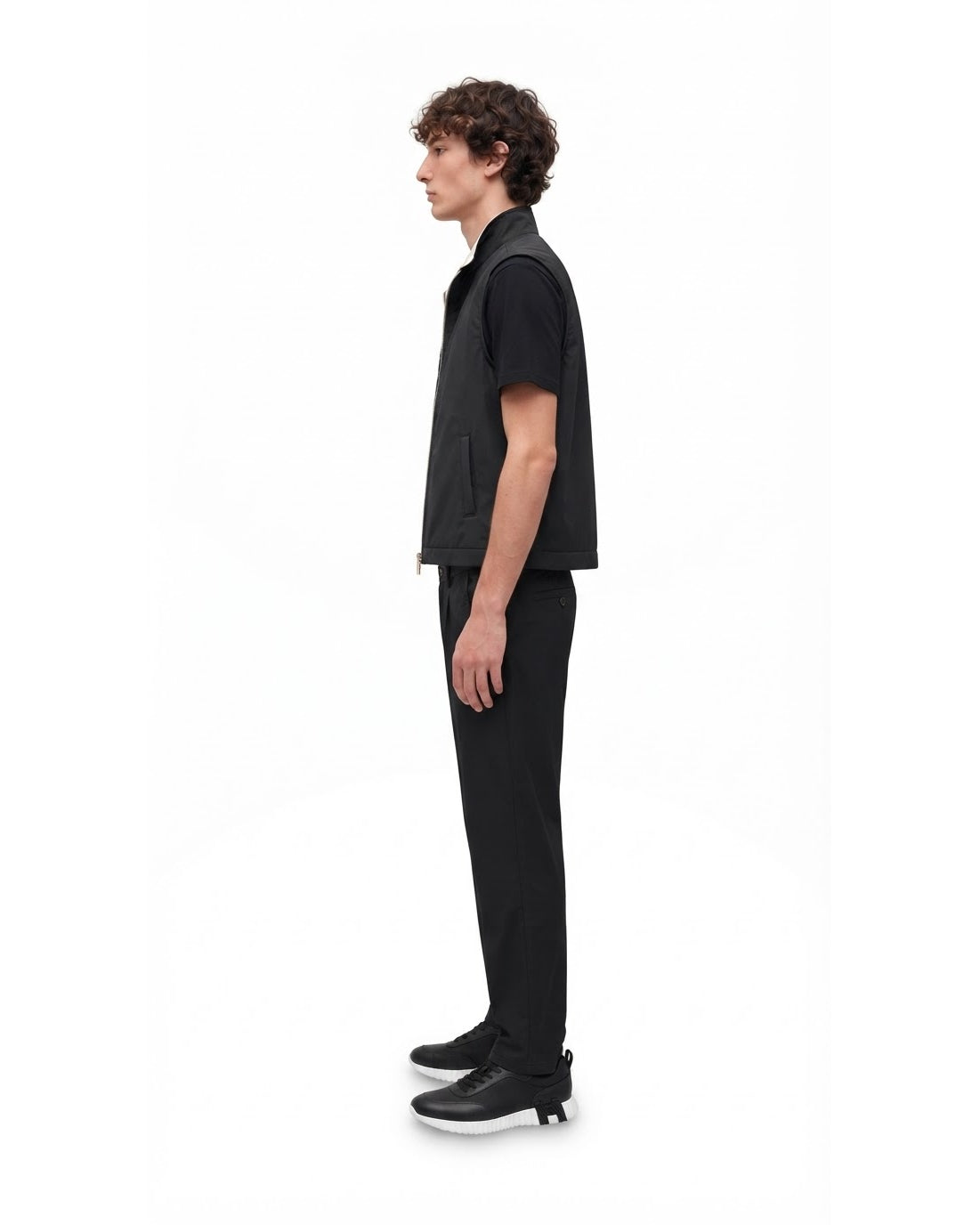Ensemble Gilet Sans Manches Noir & Pantalon Noir + Baskets