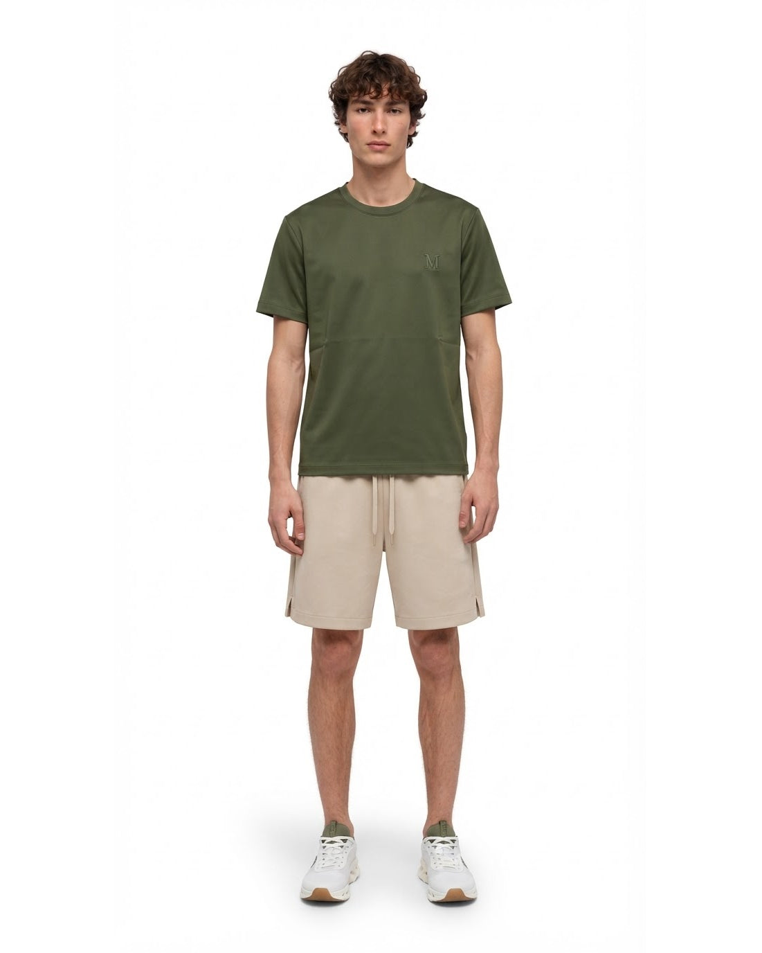 Ensemble T-shirt Kaki & Short Beige + Baskets