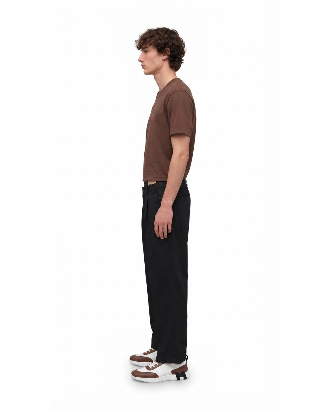 Ensemble T-shirt Marron & Pantalon Noir + Baskets
