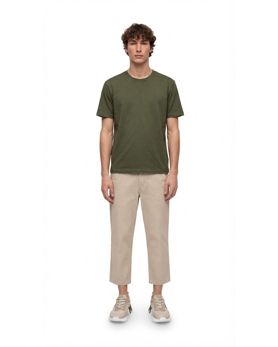 Ensemble T-shirt Kaki & Pantalon Beige + Baskets