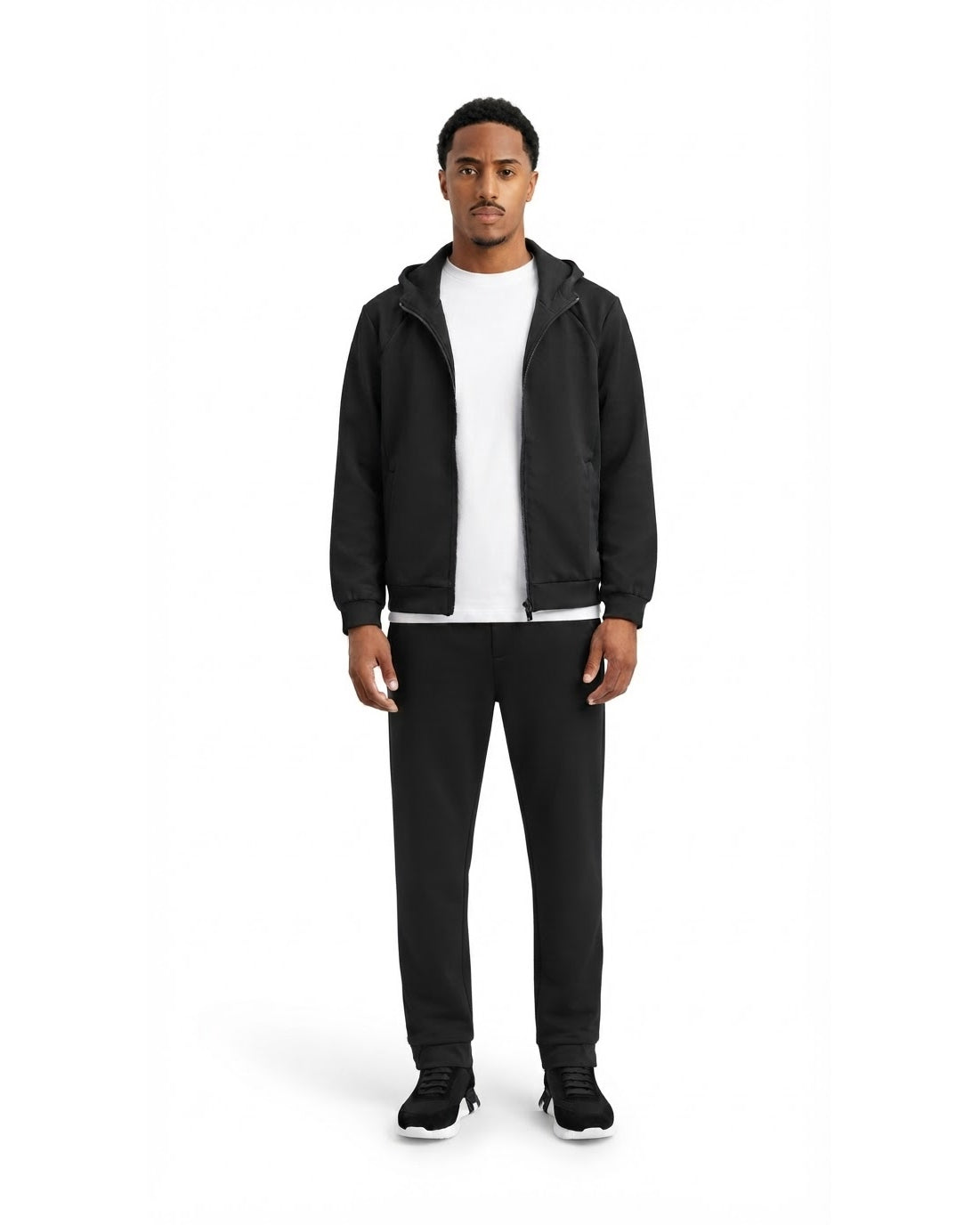 Ensemble Veste à Capuche Noire & Pantalon Noir + Baskets