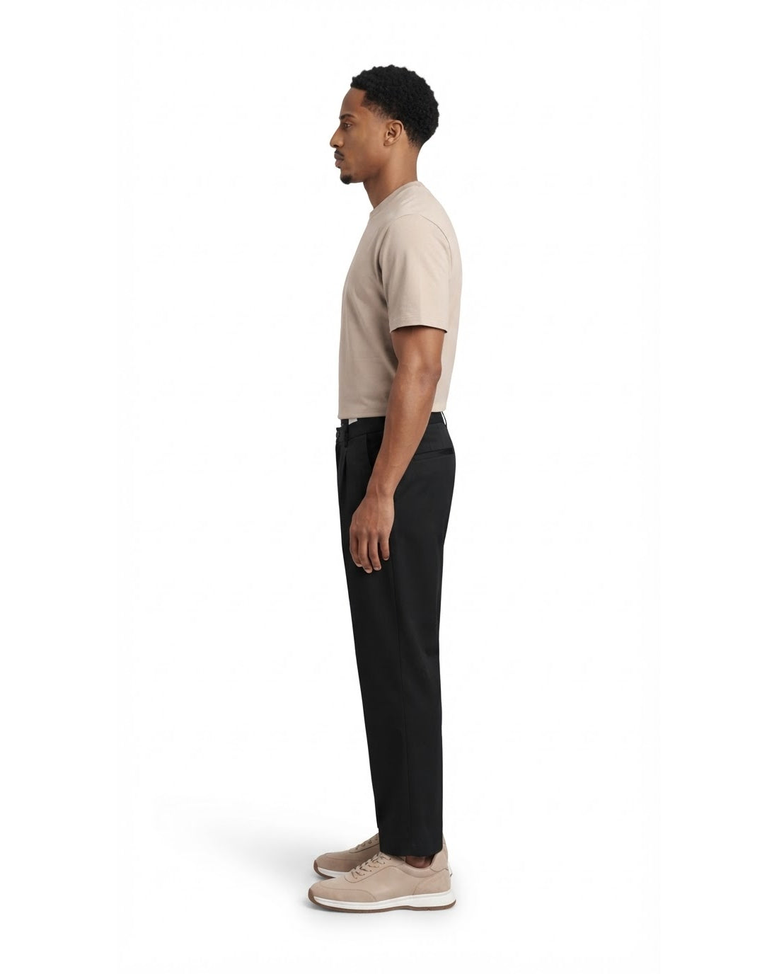 Ensemble T-shirt Beige & Pantalon Noir + Baskets