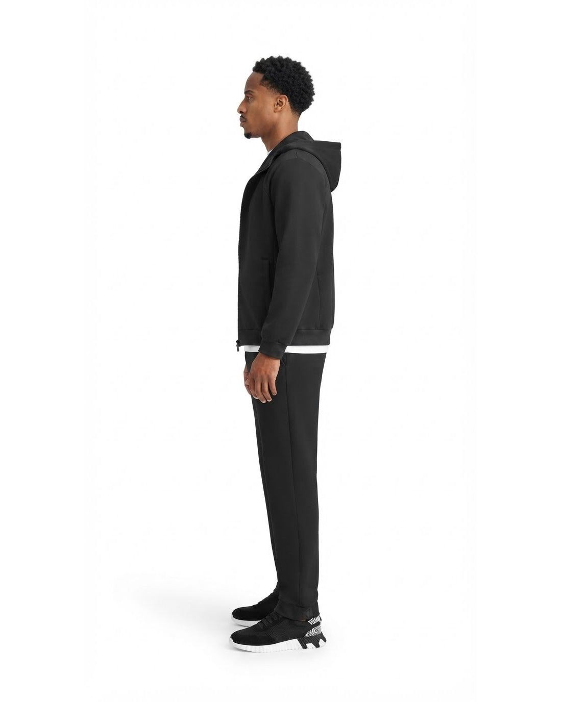 Ensemble Veste à Capuche Noire & Pantalon Noir + Baskets