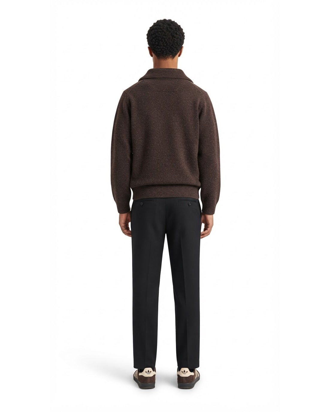 Ensemble Pull Col Zippé Marron & Pantalon Noir + Baskets