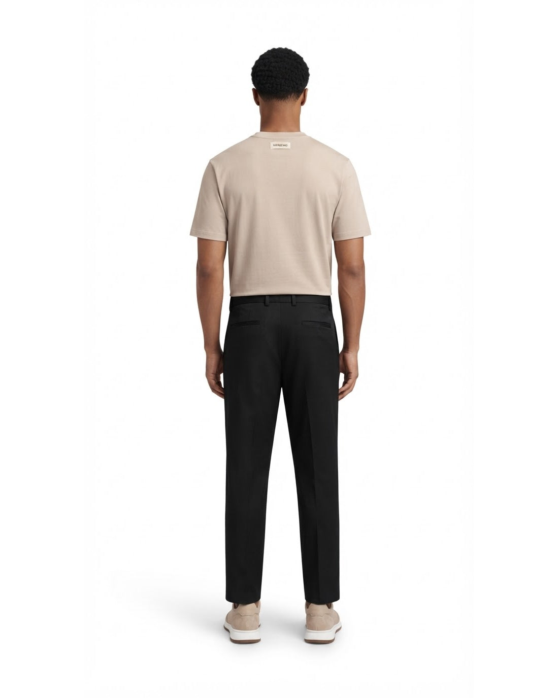 Ensemble T-shirt Beige & Pantalon Noir + Baskets