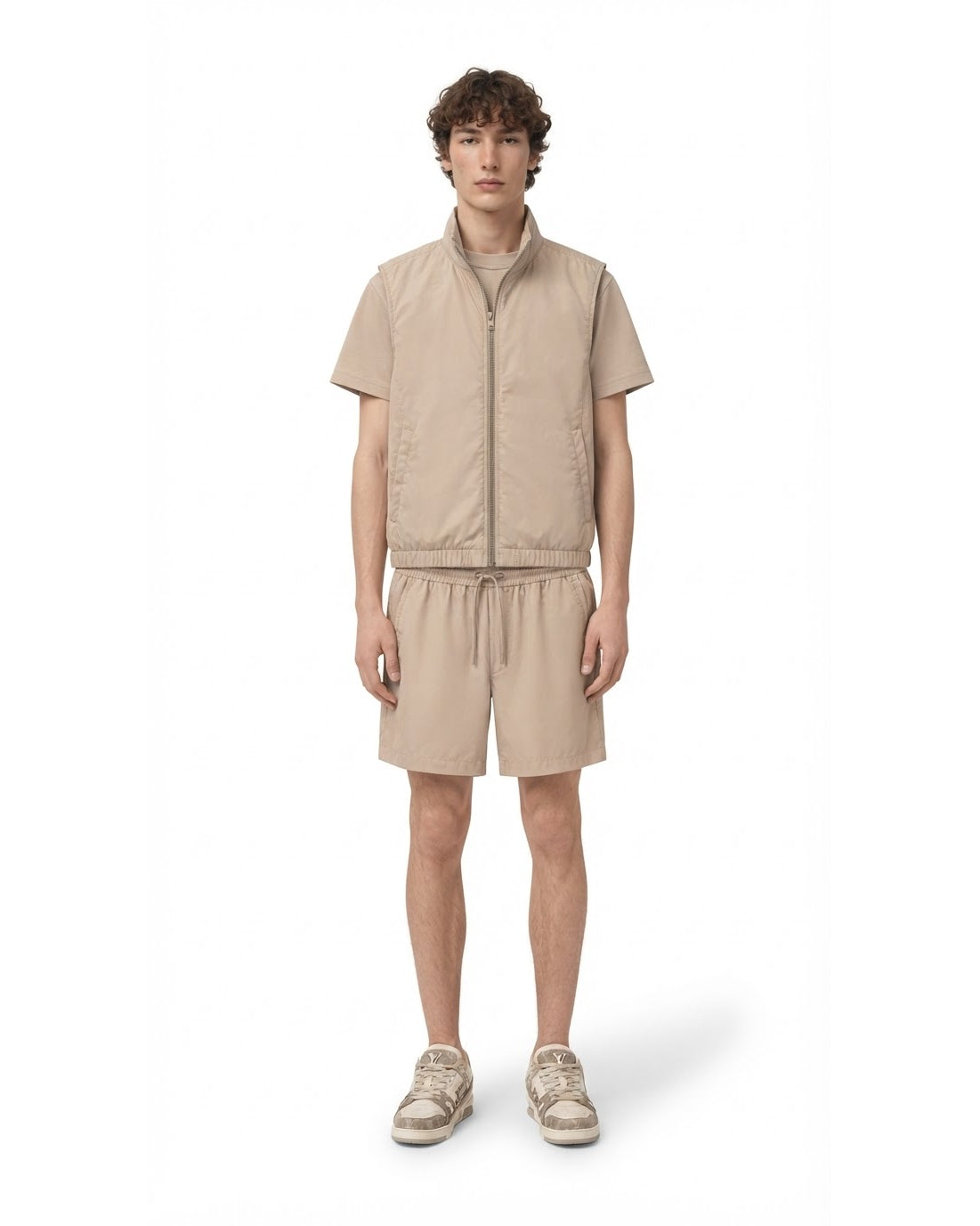 Ensemble Chemise Zippée Manches Courtes Beige & Short Beige + Baskets
