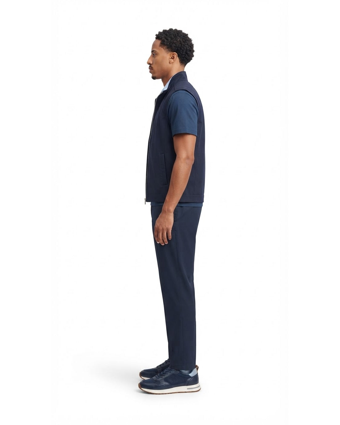 Ensemble Chemise Zippée Manches Courtes Marine & Pantalon Marine + Baskets