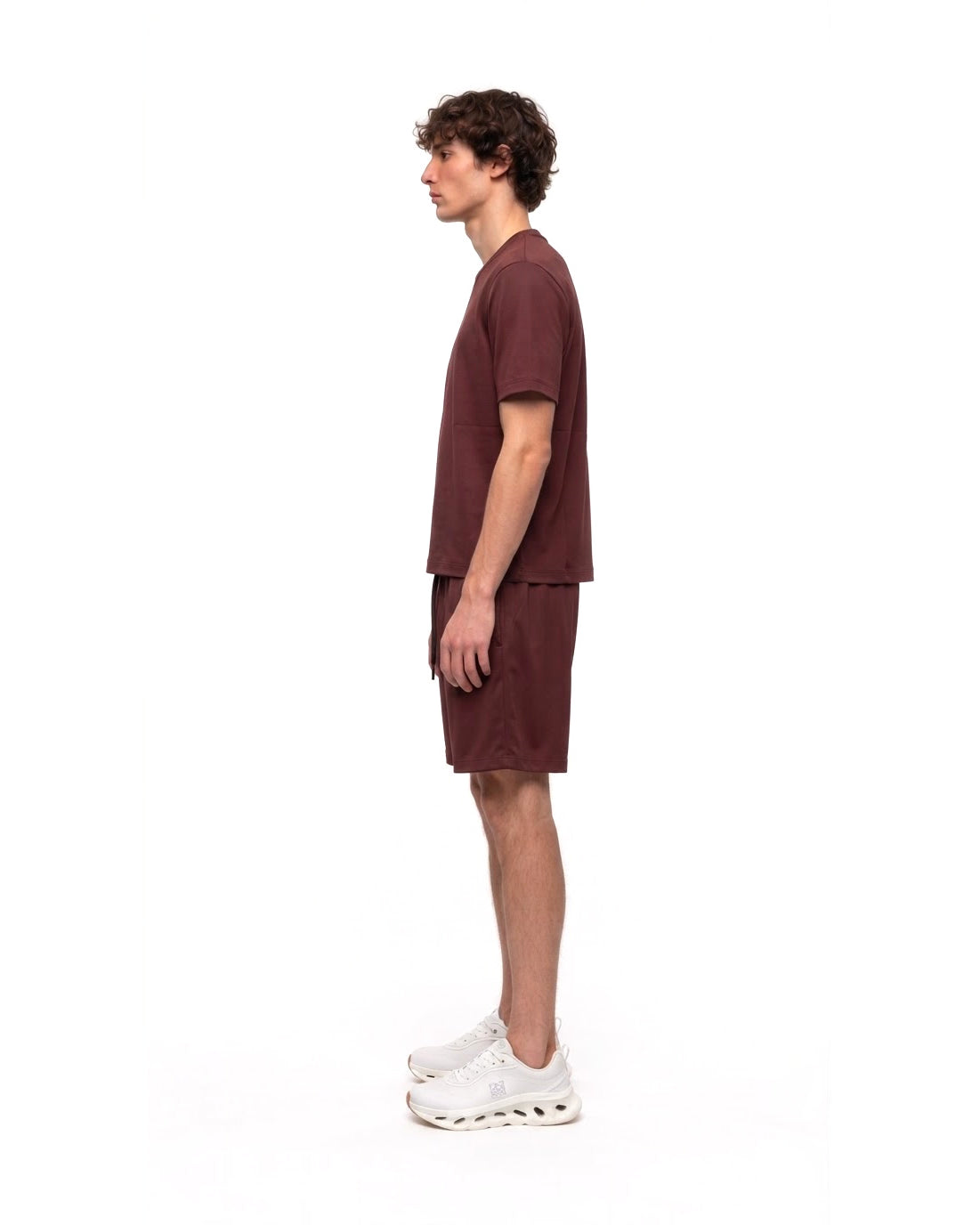 Ensemble T-shirt Bordeaux & Short Bordeaux + Baskets
