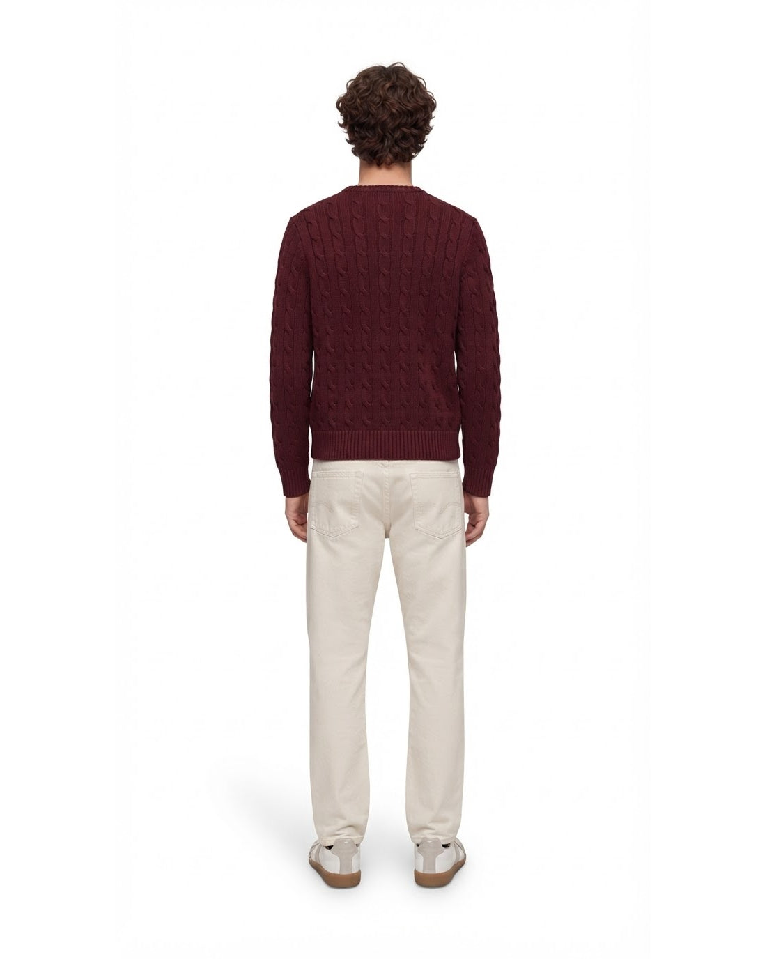 Ensemble Pull Torsadé Bordeaux & Pantalon Écru + Baskets