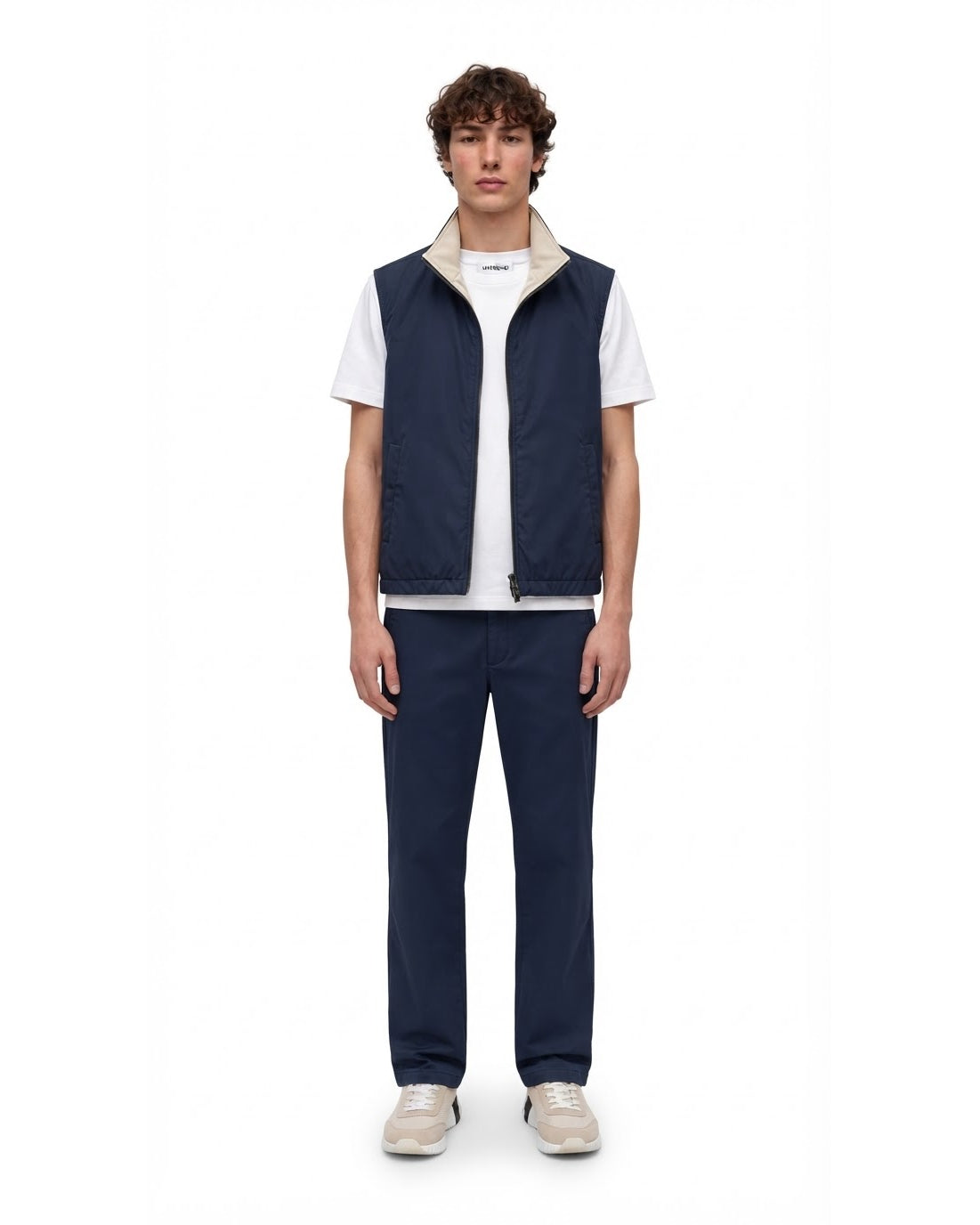 Ensemble Gilet Sans Manches Marine & Pantalon Marine + Baskets