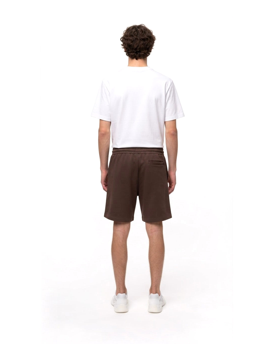Ensemble T-shirt Blanc & Short Marron + Baskets