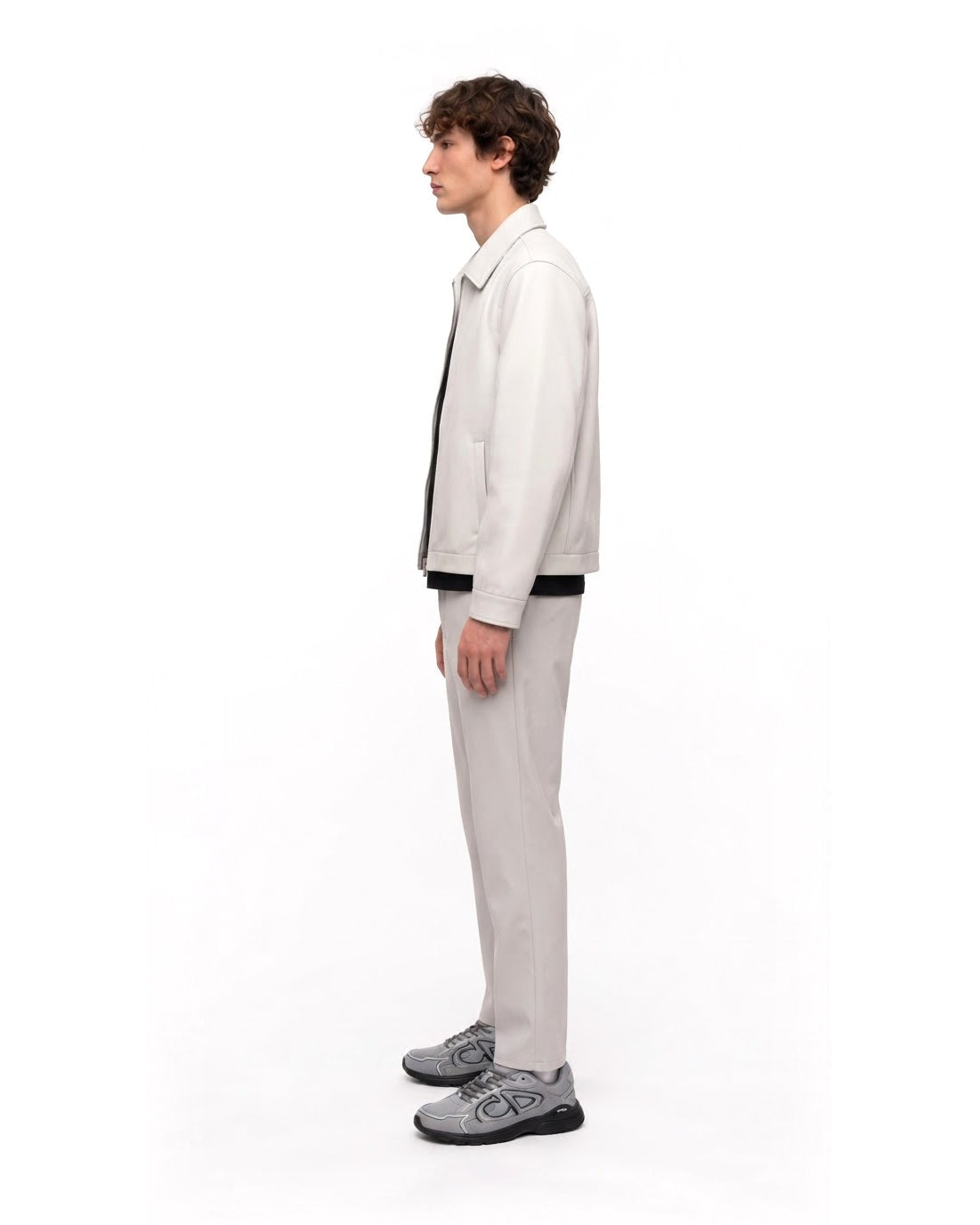 Ensemble Veste Écrue & Pantalon Gris Clair + Baskets