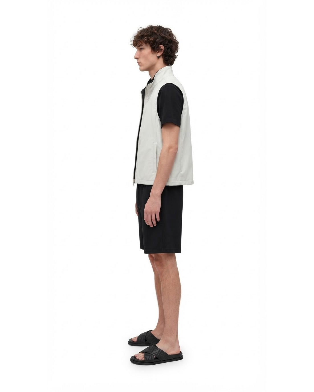 Ensemble Gilet Sans Manches Blanc & Short Noir + Sandales